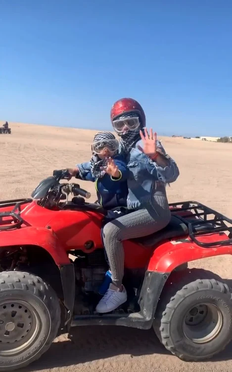 
    Andrei Stoica și soția  au venit în Egipt cu doi  dintre băieții lor  