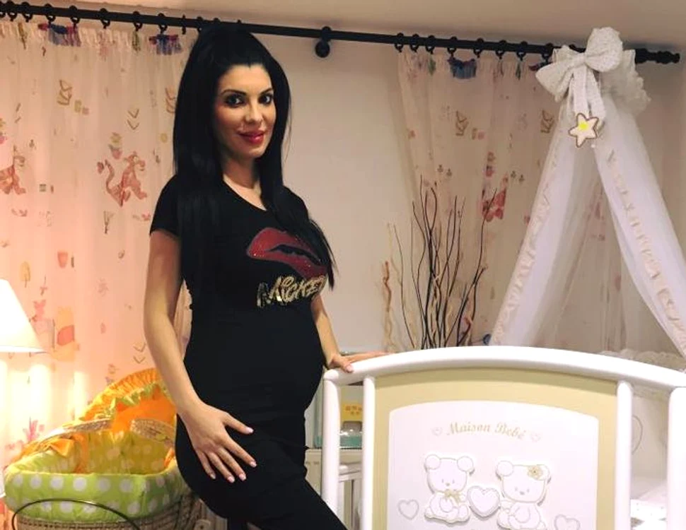 Andreea Tonciu a pregătit camera bebeluşuluifoto: arhiva personală
