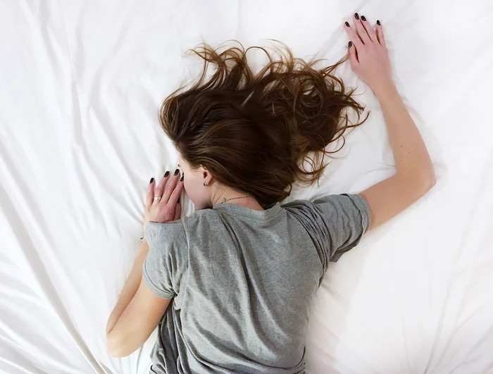 Somnul la adolescenți este esențial pentru dezvoltarea creierului / foto: Pixabay