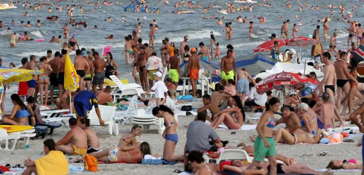 Corina Martin se arată încrezătoare: „minivacanţa de 1 Mai va 
impulsiona achiziţia pachetelor turistice, mai ales pe turismul intern. 
Împreună cu hotelierii de pe litoral, aşteaptăm între 40-50.000 de 
turişti”