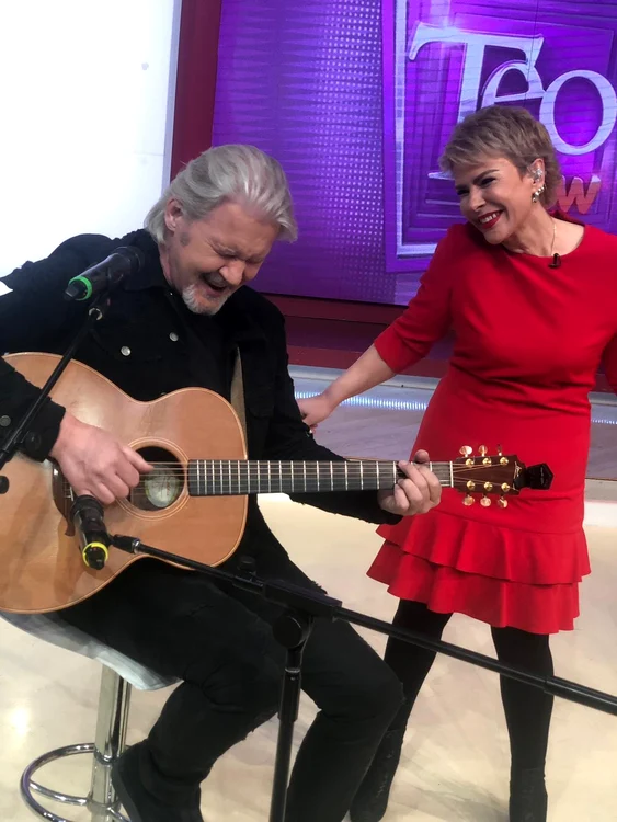 La Kanal D, „Teo Show” ne va încânta în continuare cu invitați unul și unul
