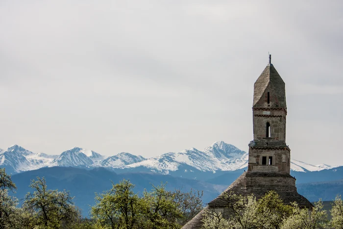 Vizita istorică a Papei Francisc în România, din 2019, continuă să lase urme adânci.