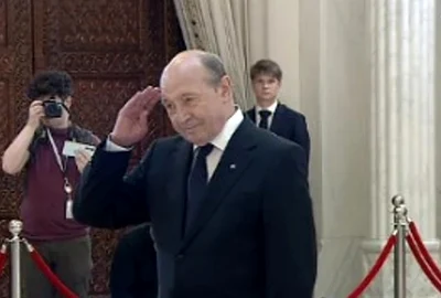 traian basescu salut ion iliescu jpg