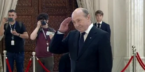 traian basescu salut ion iliescu jpg