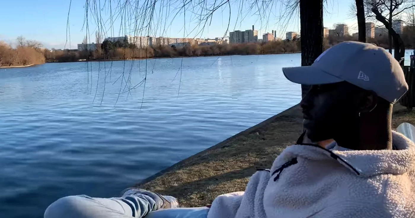 Britanicul se află de 4 ani în România și s-a obișnuit aici. Captură video
