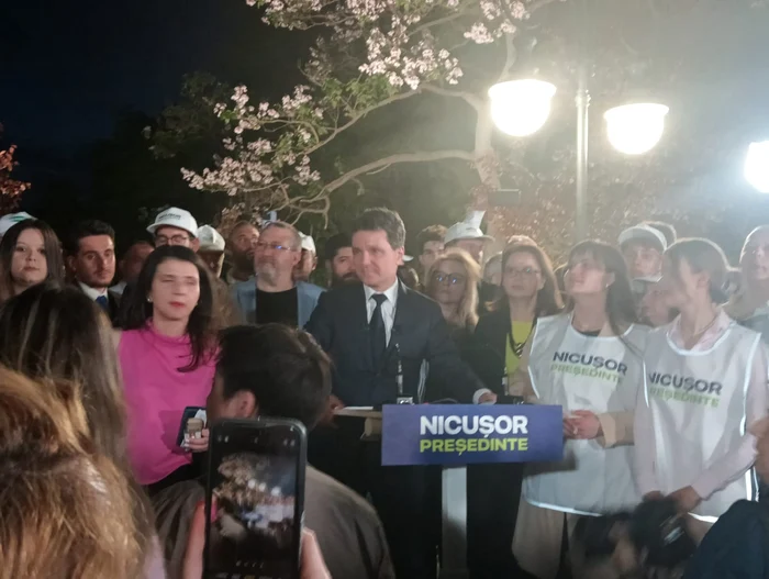 Nicușor Dan a ieșit în fața alegătorilor la ora 21.00 FOTO ADEVĂRUL