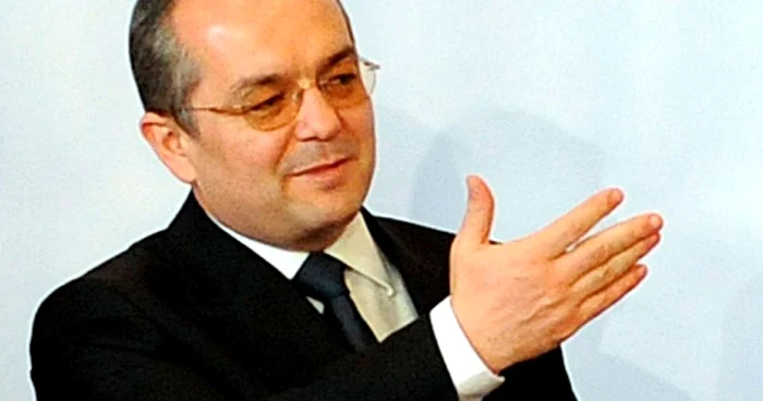 Boc le taie miniştrilor 20% din salarii
