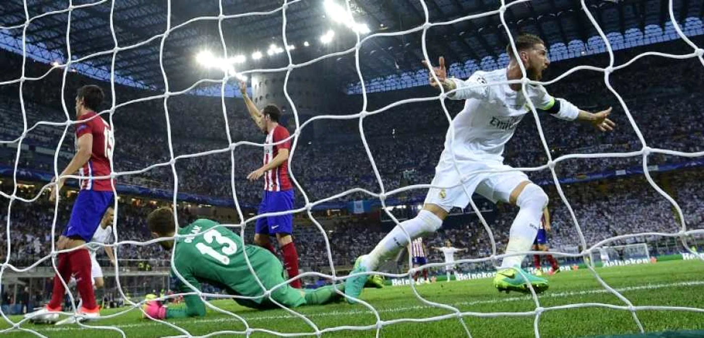 Sergio Ramos înscriind primul gol al finalei (foto: AFP)