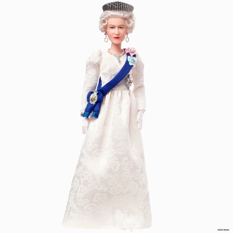 Regina Elisabeta a II-a, transformată în păpușă Barbie de colecție! 