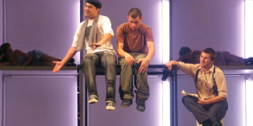 Alin Florea, Eugen Jebeleanu şi Liviu Pintileasa, în „Omul pernă“  