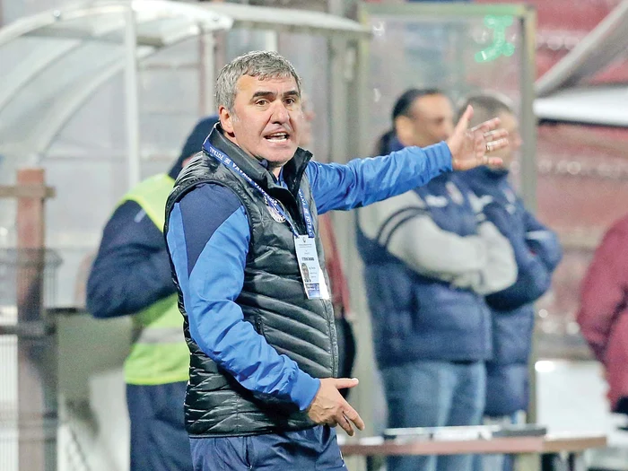 
    Hagi  şi-a primenit  echipa   