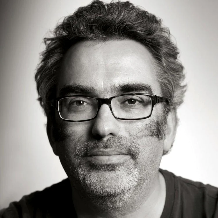 Morton este un reputat scriitor de ştiinţă