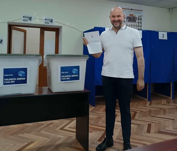 Vicepremierul Vladimir Bolea și-a exercitat dreptul de vot. FOTO: Facebook