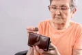 pensie pensionar bani shutterstock jpeg