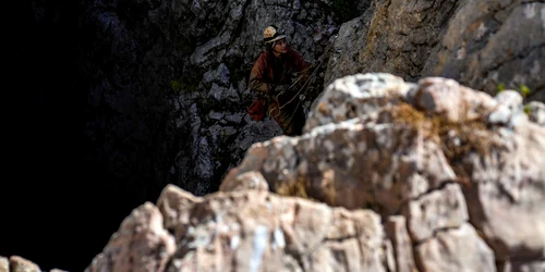 Salvatori coborand in pestera Morca din turcia profimedia 0803759896 jpg