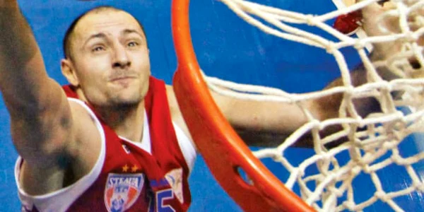 Bogdan Popescu, 31 de ani, este unul dintre cei mai constanţi jucători stelişti în acest sezon  p Foto: mediafax