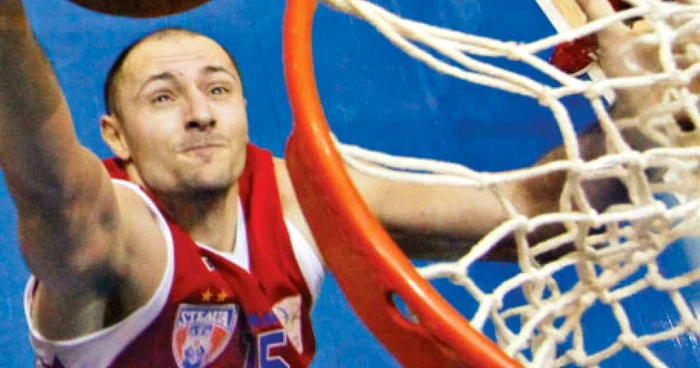 Bogdan Popescu, 31 de ani, este unul dintre cei mai constanţi jucători stelişti în acest sezon p Foto: mediafax