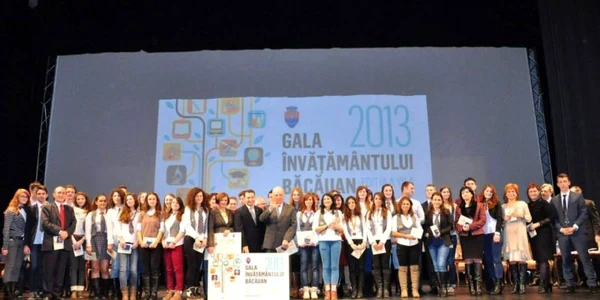 La Gala Învăţământului Băcăuan vor fi premiaţi cei mai buni elevi şi profesori din 2014-2015