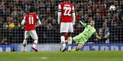 Ozil penalty ratat Bayern FOTO Reuters
