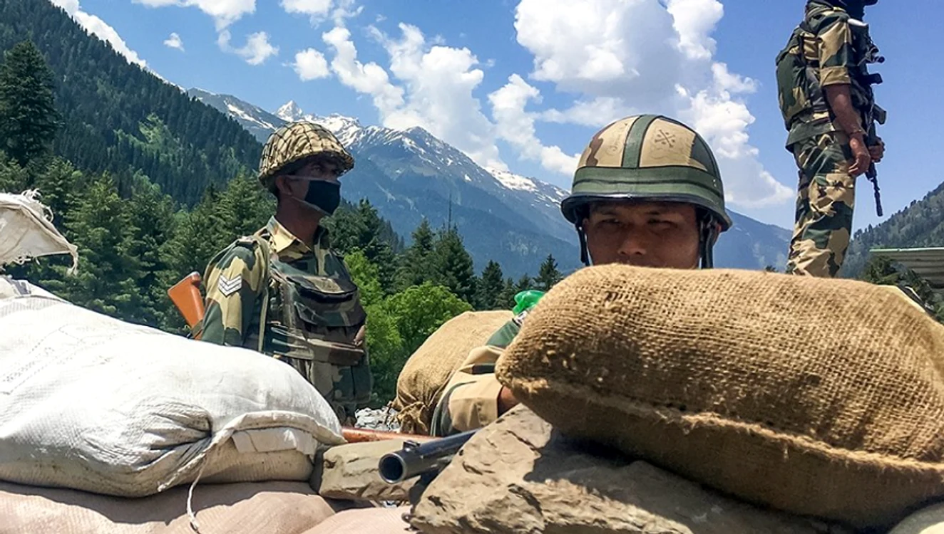Douăzeci de militari indieni au fost ucişi într-o confruntare cu armata chineză, în noaptea de luni spre marţi, la frontiera disputată din Ladakh, în nordul IndieiFoto twitter