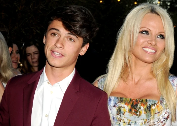 
    Dylan este imaginea noii campanii Yves Saint LaurentFoto: Heidi Slimane Diary  