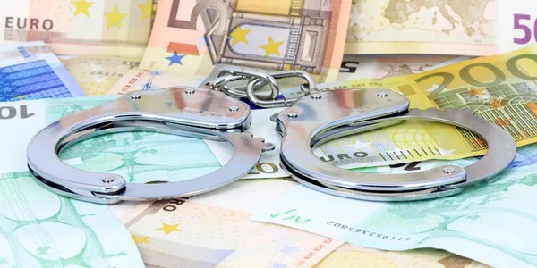 Evaziune furt euro catuse FOTO Shutterstock