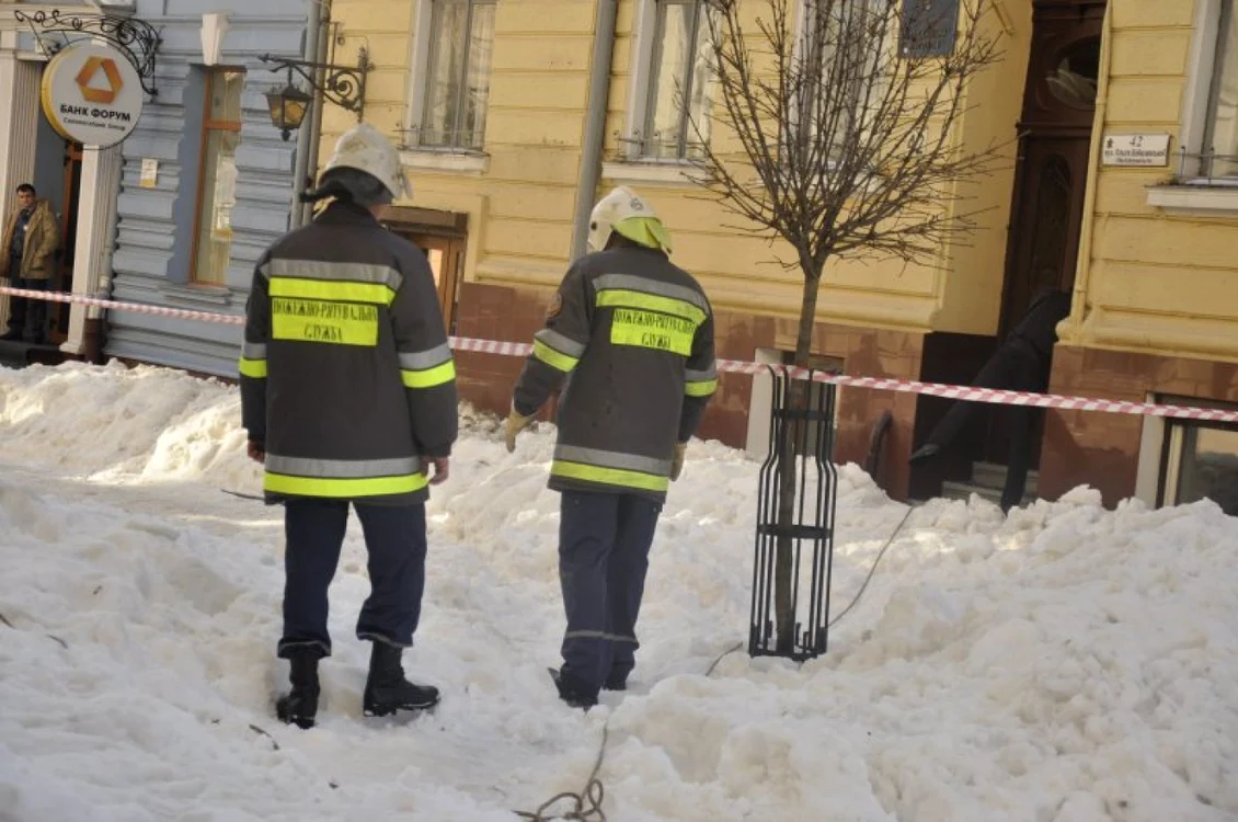 Explozia s-a produs la Universitatea de Medicină din Cernăuţi FOTO molbuk.ua