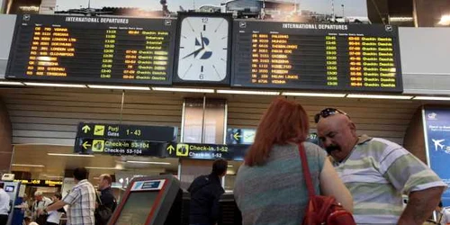 Protest Romatsa întârzieri pe Aeroportul Otopeni   FOTO Sever Gheorghe