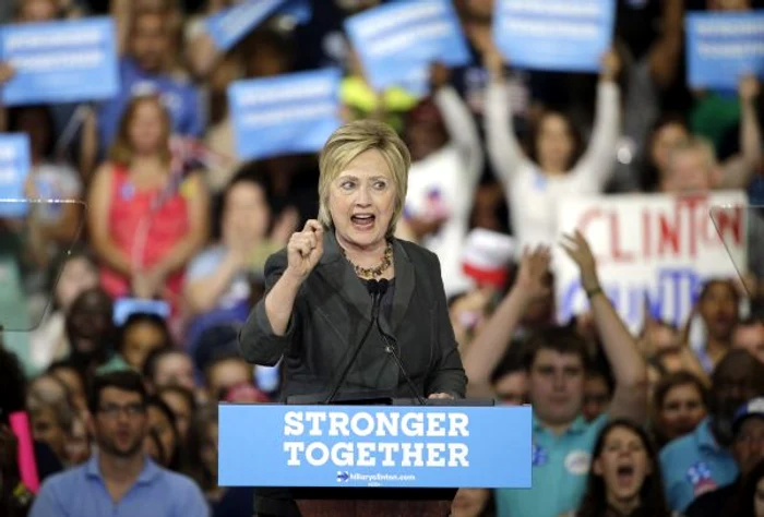 Hillary Clinton a fost chestionată de FBIFoto: AP