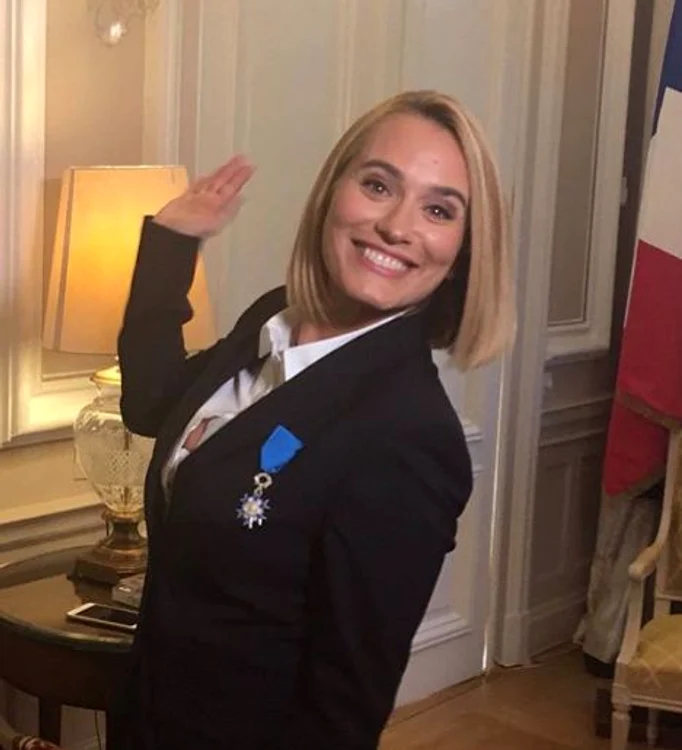Andreea Esca decoratie Franta 2 jpeg