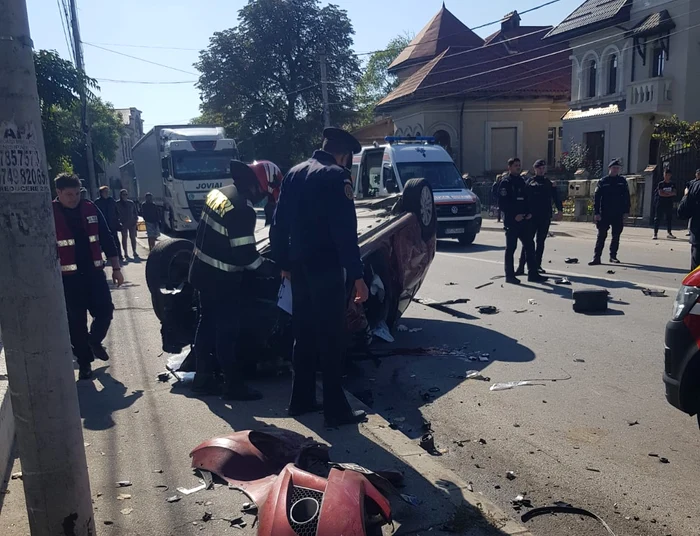 Autoturismul s-a răsturnat în urma impactului, șoferul decedând ulterior FOTO: Adevărul/martor