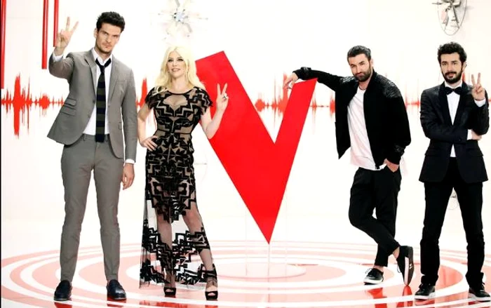 
    Apariție surpriză la Vocea RomânieiFoto: Pro Tv  