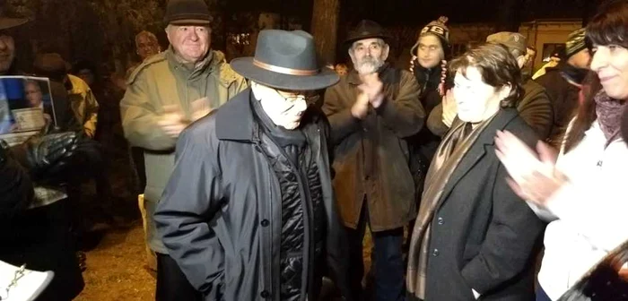 Mihai Şora, la protest in Alba Iulia FOTO Dorin Ţimonea