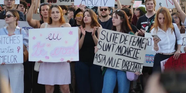 protest piata victoriei violenta domestica foto instagram  Ghioca Bogdan jpg