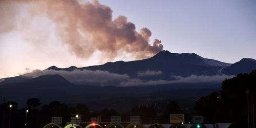 vulcanul etna jpeg