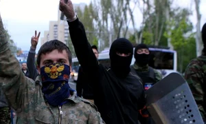 luptele continua la donetk jpeg