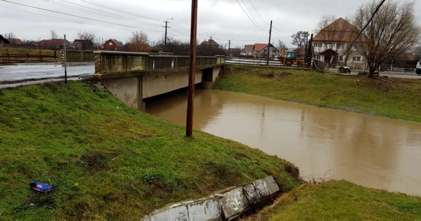 Inundaţiile deja produc pagube în mai multe localităţi FOTO Adevărul