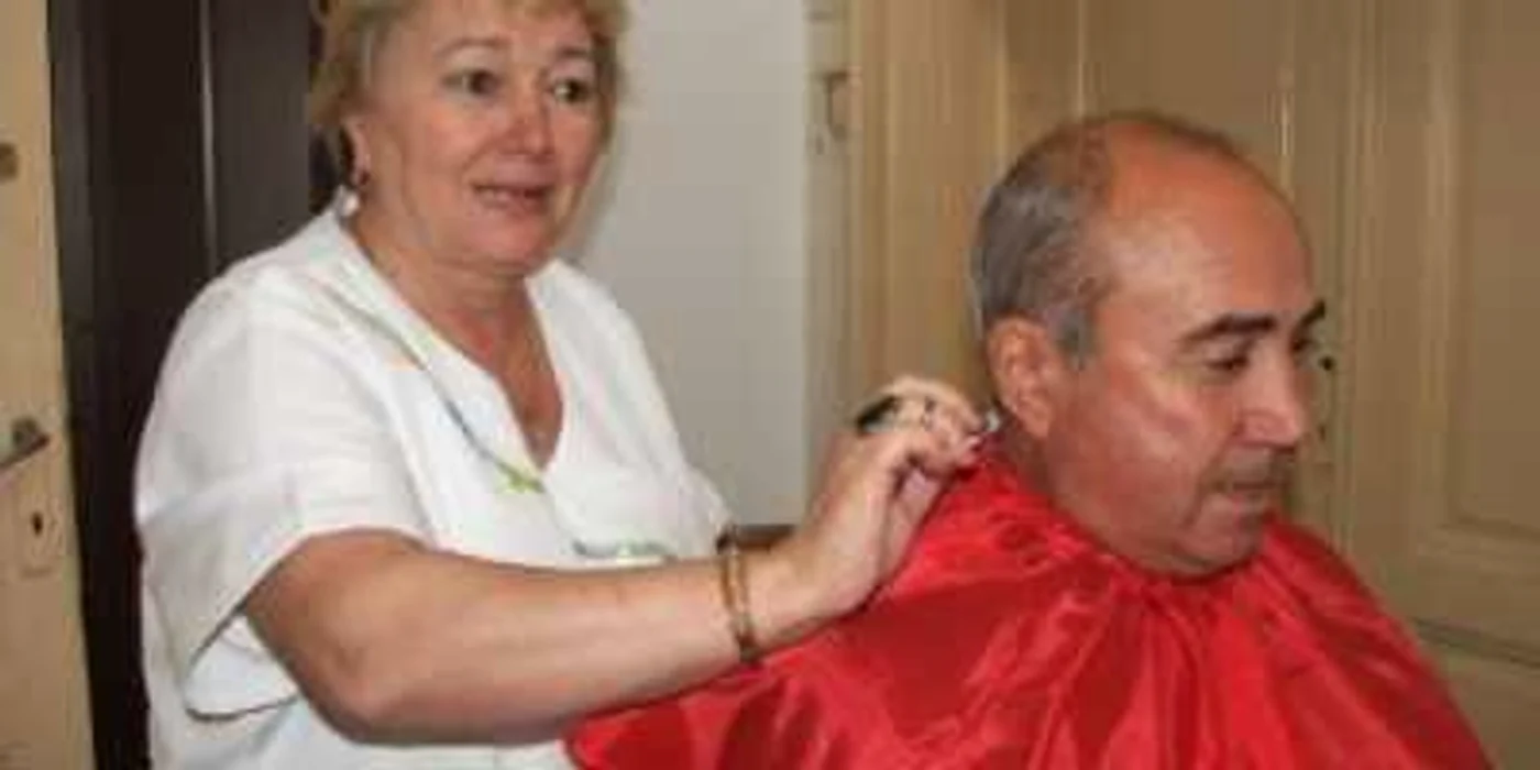 Galaţi: Frizerie cu tarif redus pentru pensionari