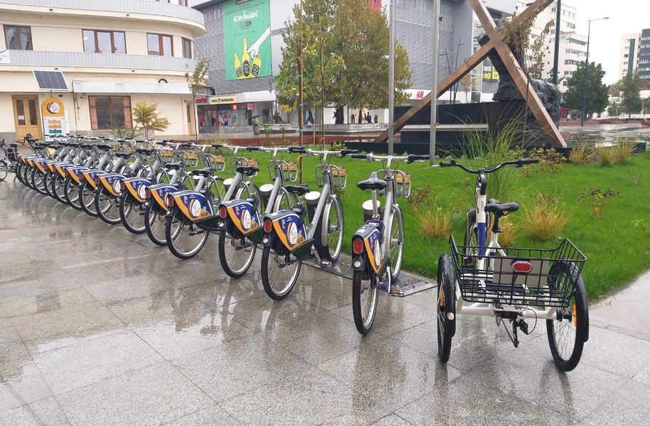 Doi lei costă să închiriezi o bicicletă inteligentă în Buzău pentru o oră. Sistemul este unic în Europa de Est