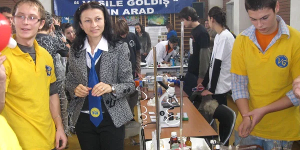 Experimente și lucrări