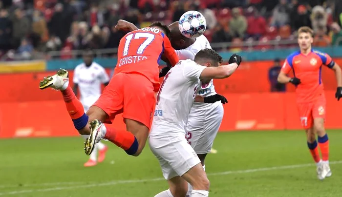 Cristea a adus egalarea în prelungiri cu această lovitură de cap (FOTO: Sportpictures)