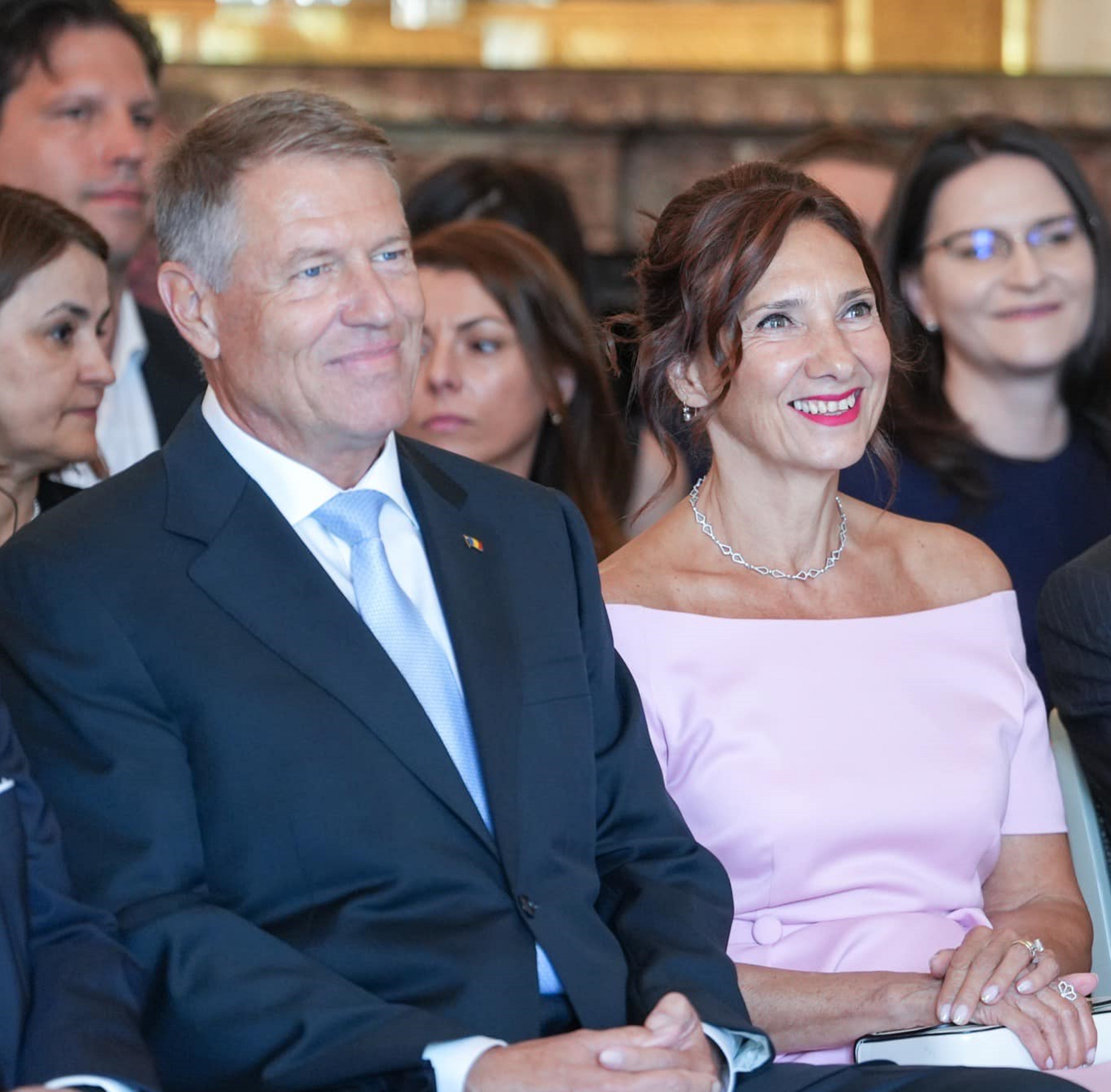 carmen iohannis biju jpg