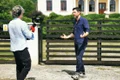 Deși locuiește deocamdată la bloc, Alex Dima nu se bucură din plin de acest aspect pentru că visează ca la un moment dat să respire aerul curat de la țară