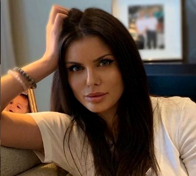
    Pare că anii nu trec peste Ileana Lazariuc Foto: arhivă personală  