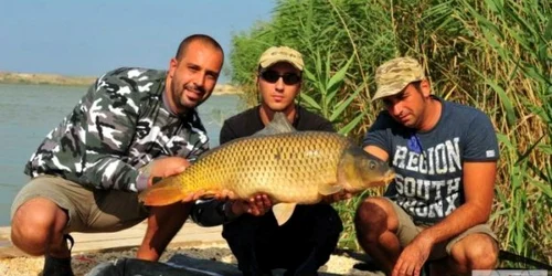 Pescarii pot găsi la târg ustensile pentru "captura cea mare" foto Arhivă