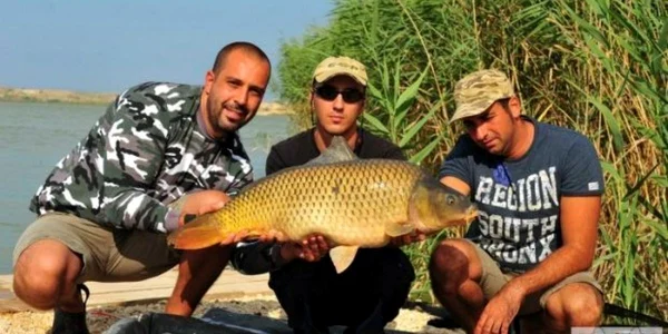 Pescarii pot găsi la târg ustensile pentru "captura cea mare" foto Arhivă