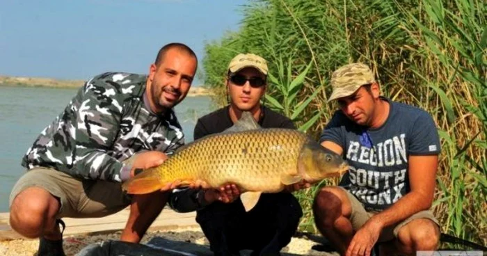 Pescarii pot găsi la târg ustensile pentru "captura cea mare" foto Arhivă