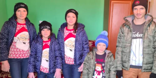 Ajutor pentru familia Duţă din Plopeni - Constanţa Sursa Marian Petcuci