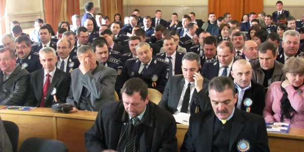 Cu mici excepţii, toţi poliţiştii avansaţi în grad au fost prezenţi la eveniment
