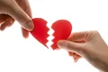 3  2col inima despartire iubire maini shutterstock 23958085 jpeg